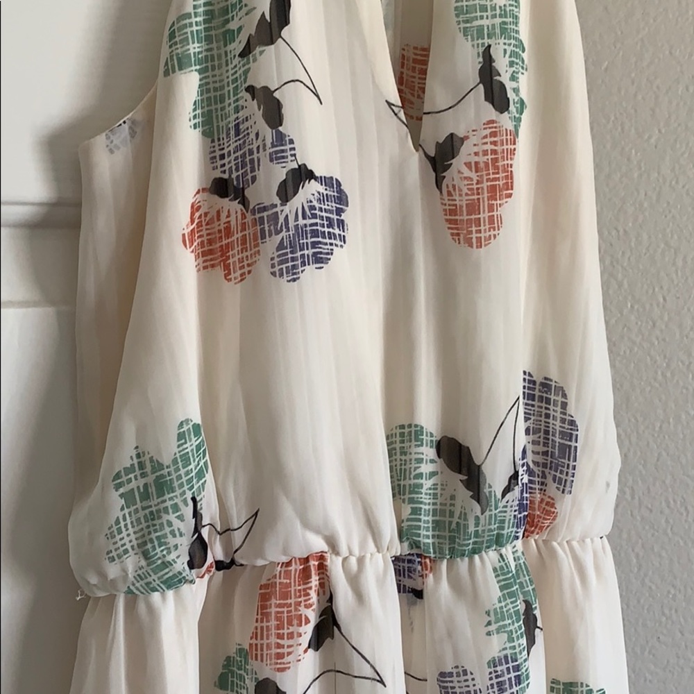 Beautiful romper! - Picture 3 of 6